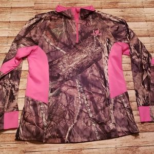 Mossy Oak pull over pink and camo jacket